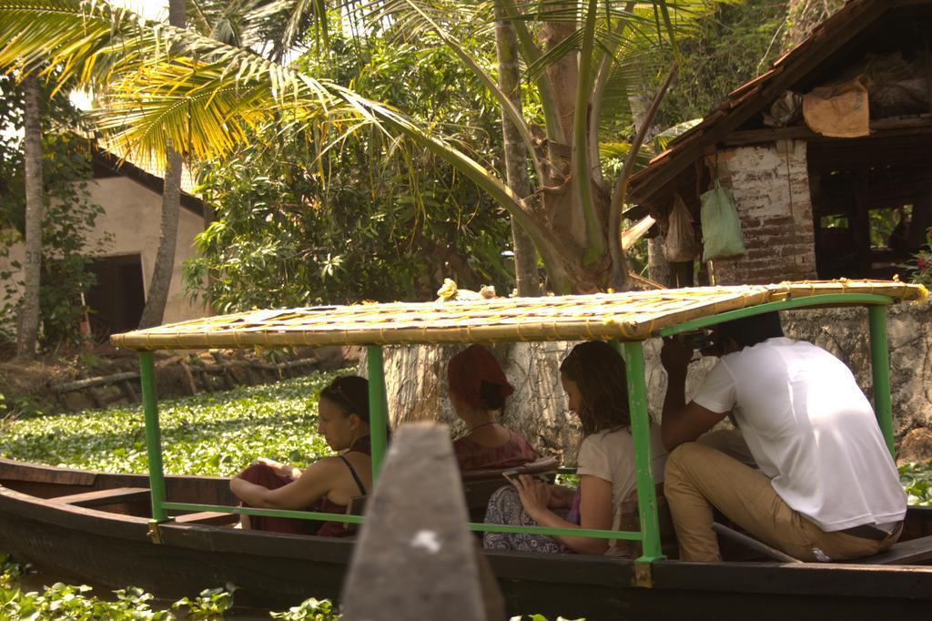 Thoms Beach Homestay Alappuzha 외부 사진
